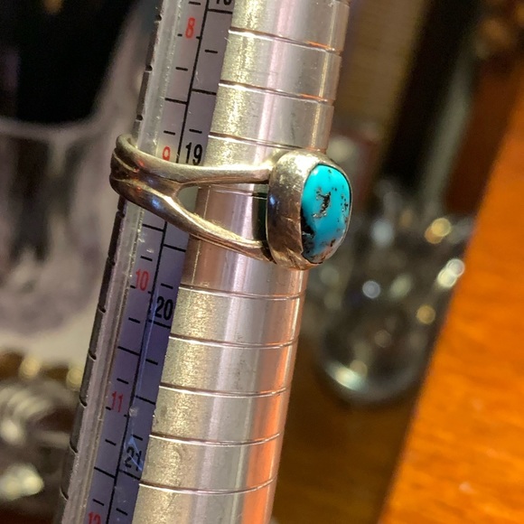 Vintage Turquoise Ring - Picture 2 of 6